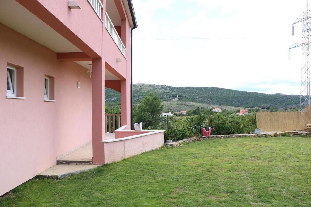 Villa With Swimming Pool And Game Room Tugare Esterno foto