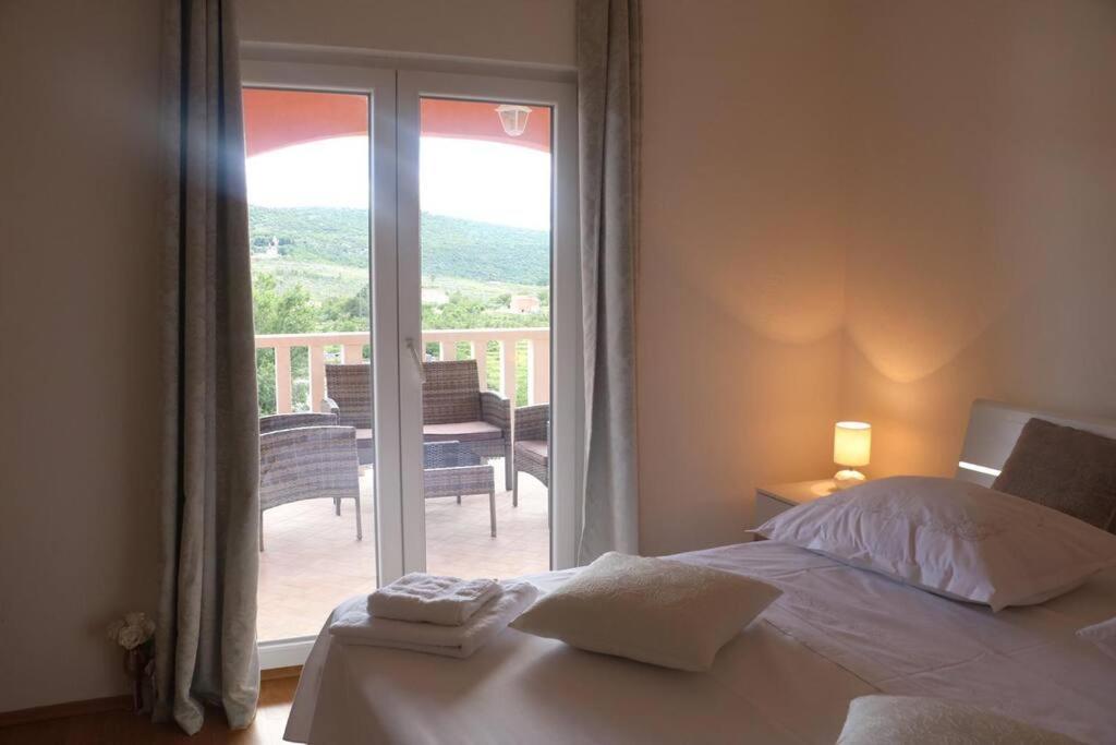 Villa With Swimming Pool And Game Room Tugare Esterno foto
